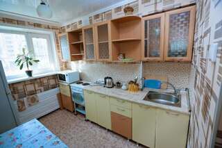 Хостелы Light House Pavlodar Hostel Павлодар Кровать в общем 8-местном номере для мужчин и женщин-24